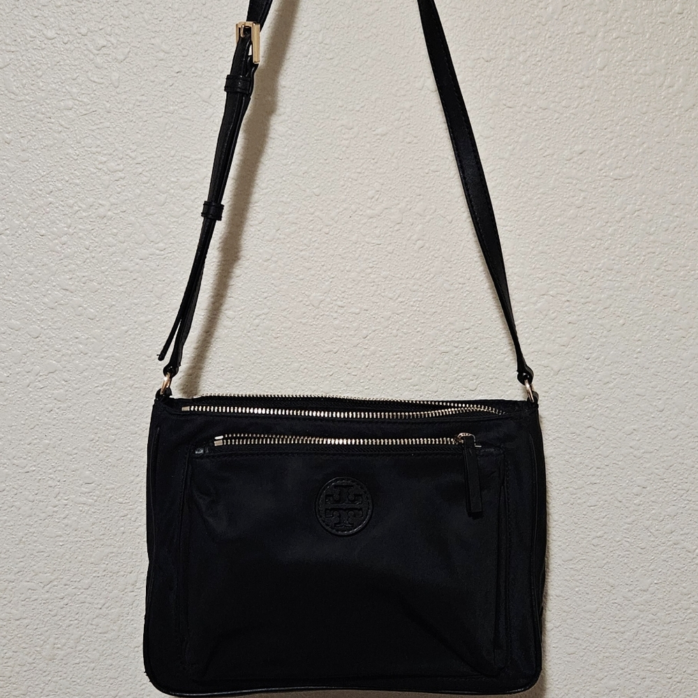 Tory Burch nylon crossbody/ Shoulder bag * Missing Original Crossbody Strap